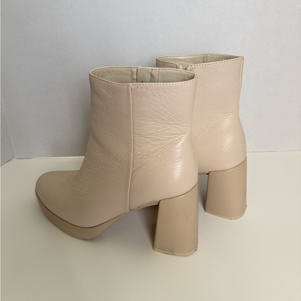 Naturalizer Cream Platform Block Heel Ankle Boots - Picture 3 of 6